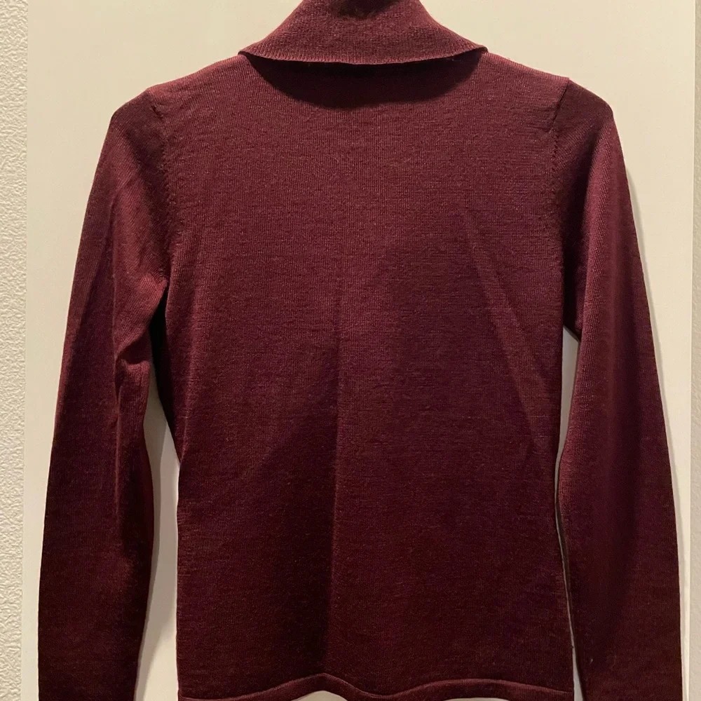 Ann Taylor Merino Wool Blend Long Sleeve V Neck Sweater Wine/Burgundy NWOT